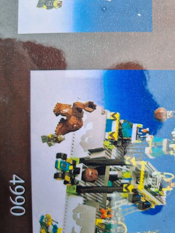 Green Rahkshi Store Display found + 1999 Lego theme release map